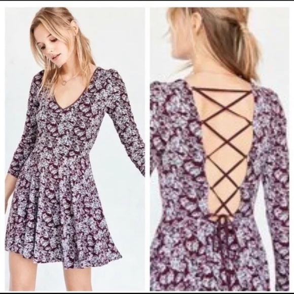 Kimchi Blue Dresses & Skirts - NWOT Kimchi Blue Maroon Floral Lace Up Dress M